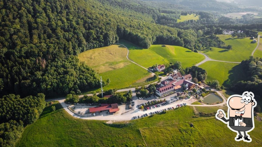 r345-exterior-Deutsches-Haus-Gruibingen-2022-09-12