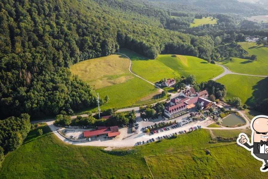 r345-exterior-Deutsches-Haus-Gruibingen-2022-09-12